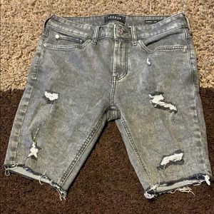 skinny fit denim shorts!
